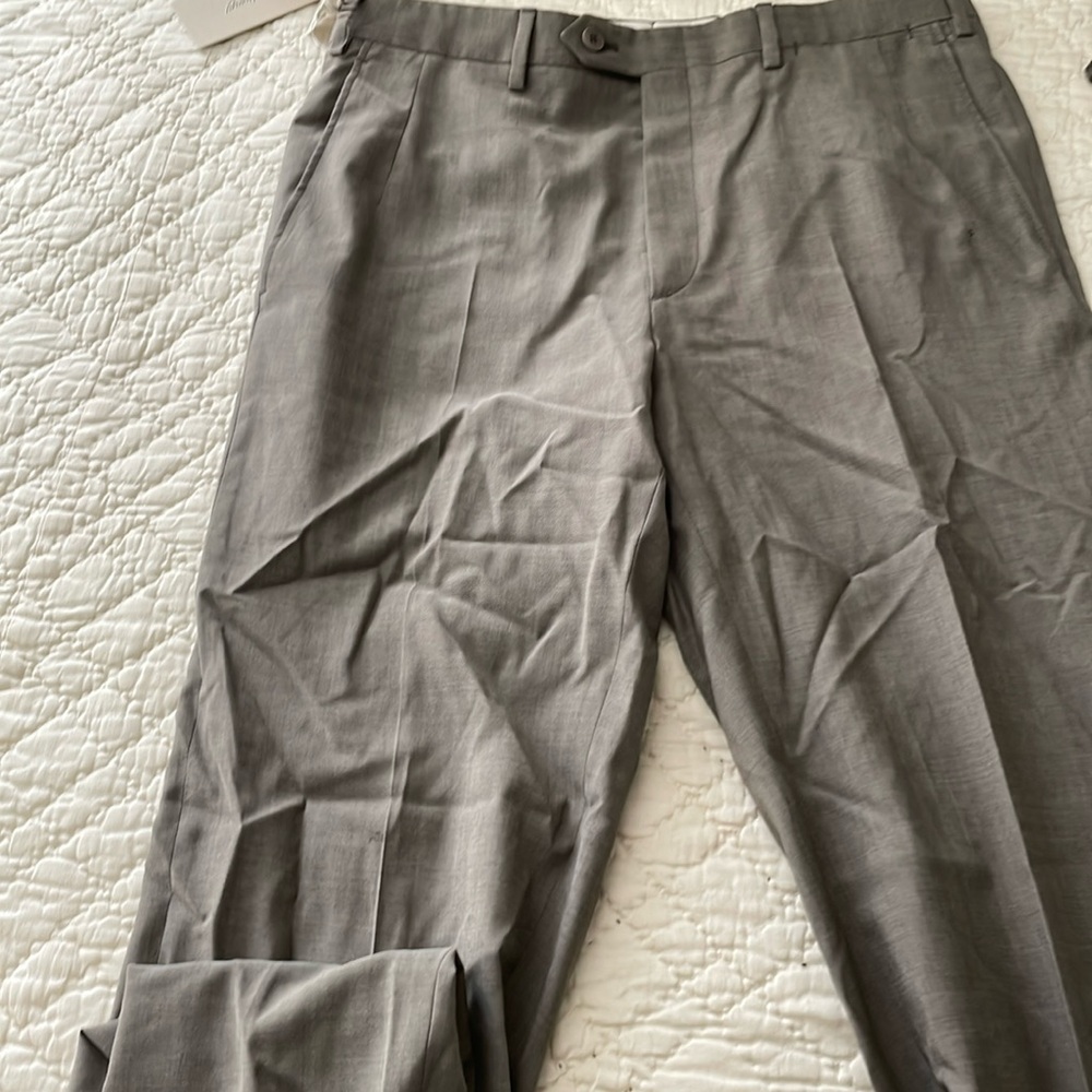 NWT Brioni wool pants. Unhemmed 32R